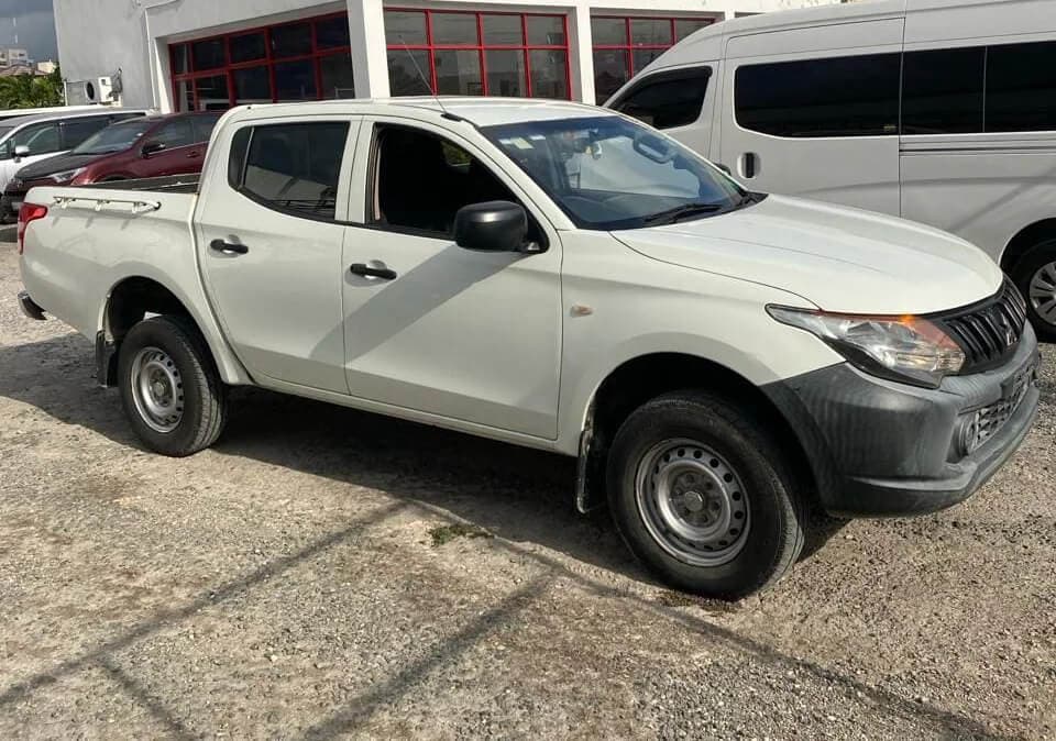 Mitsubishi L200 Wit