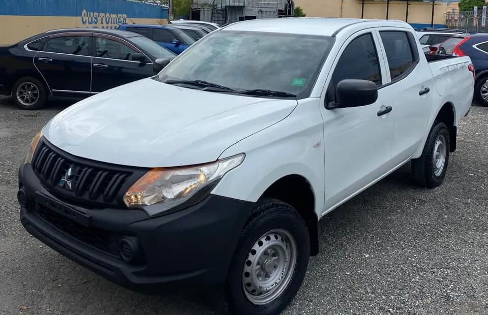 Mitsubishi L200 Wit